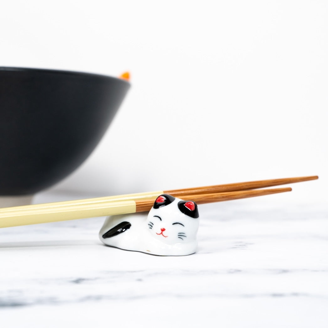 cute kitten chopstick rest